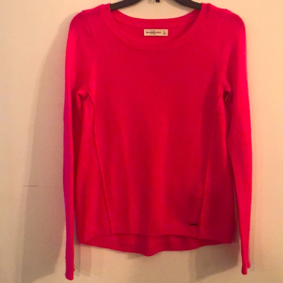 Abercrombie & Fitch Sweaters - Abercrombie & Fitch hot pink sweater size small
